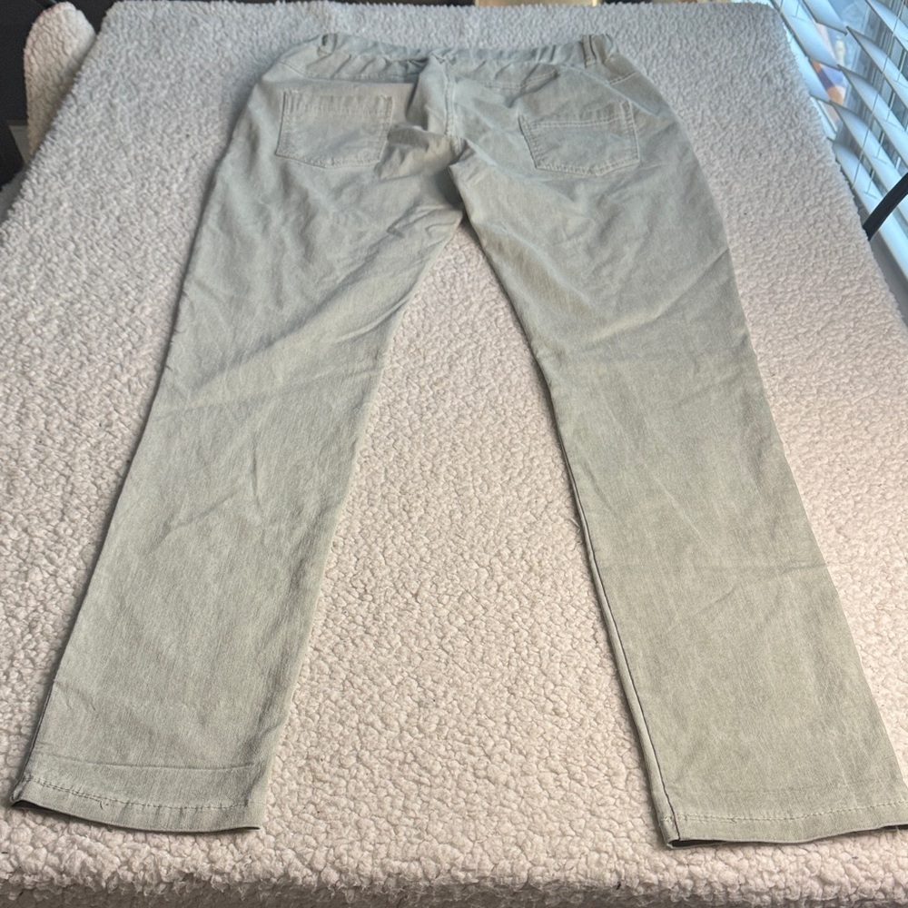 Bella Amore Women's Light Gray Athletic Pants - Picture 5 of 5